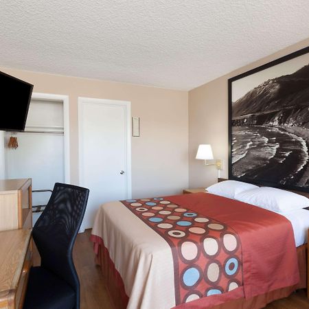 Super 8 By Wyndham Santa Barbara/Goleta Hotell Exteriör bild