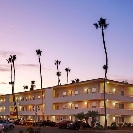Super 8 By Wyndham Santa Barbara/Goleta Hotell Exteriör bild