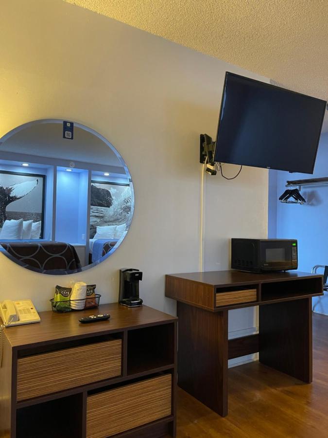 Super 8 By Wyndham Santa Barbara/Goleta Hotell Exteriör bild