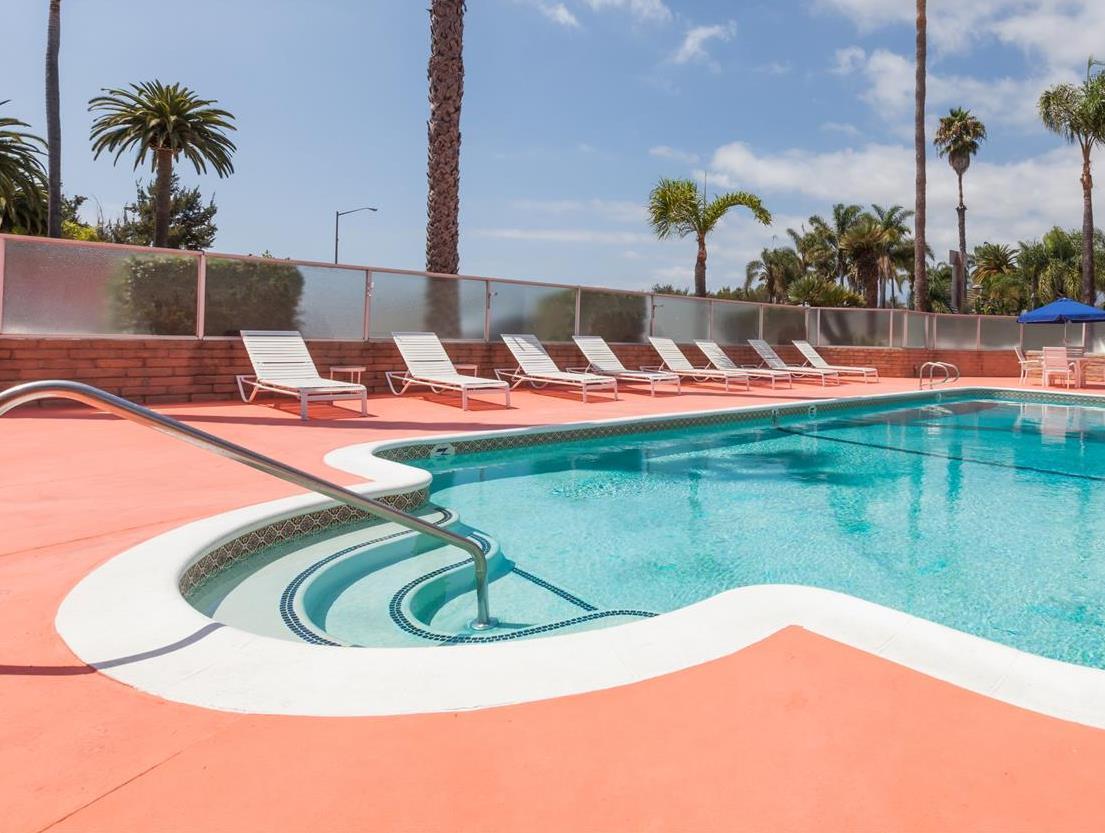 Super 8 By Wyndham Santa Barbara/Goleta Hotell Exteriör bild