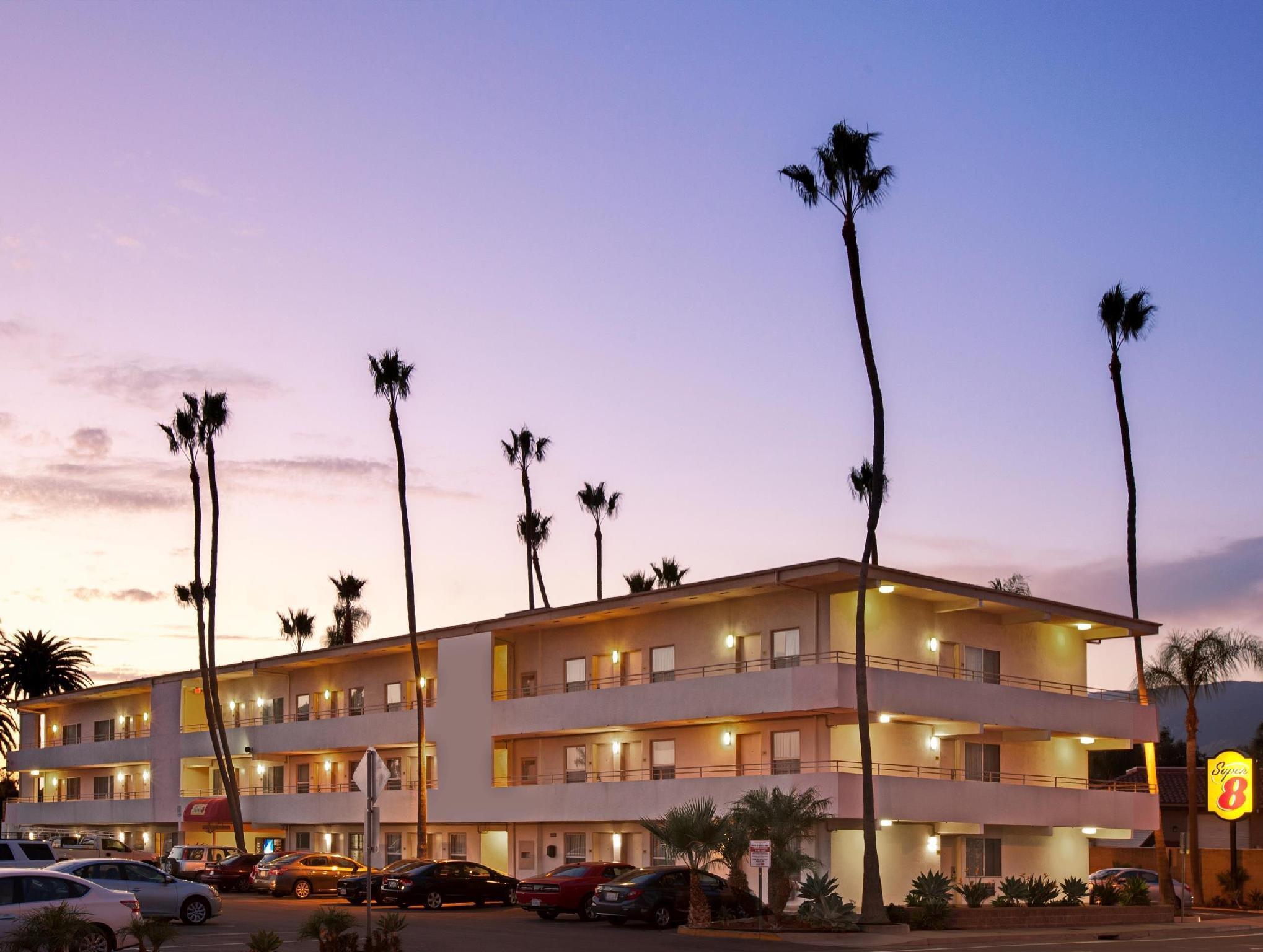 Super 8 By Wyndham Santa Barbara/Goleta Hotell Exteriör bild