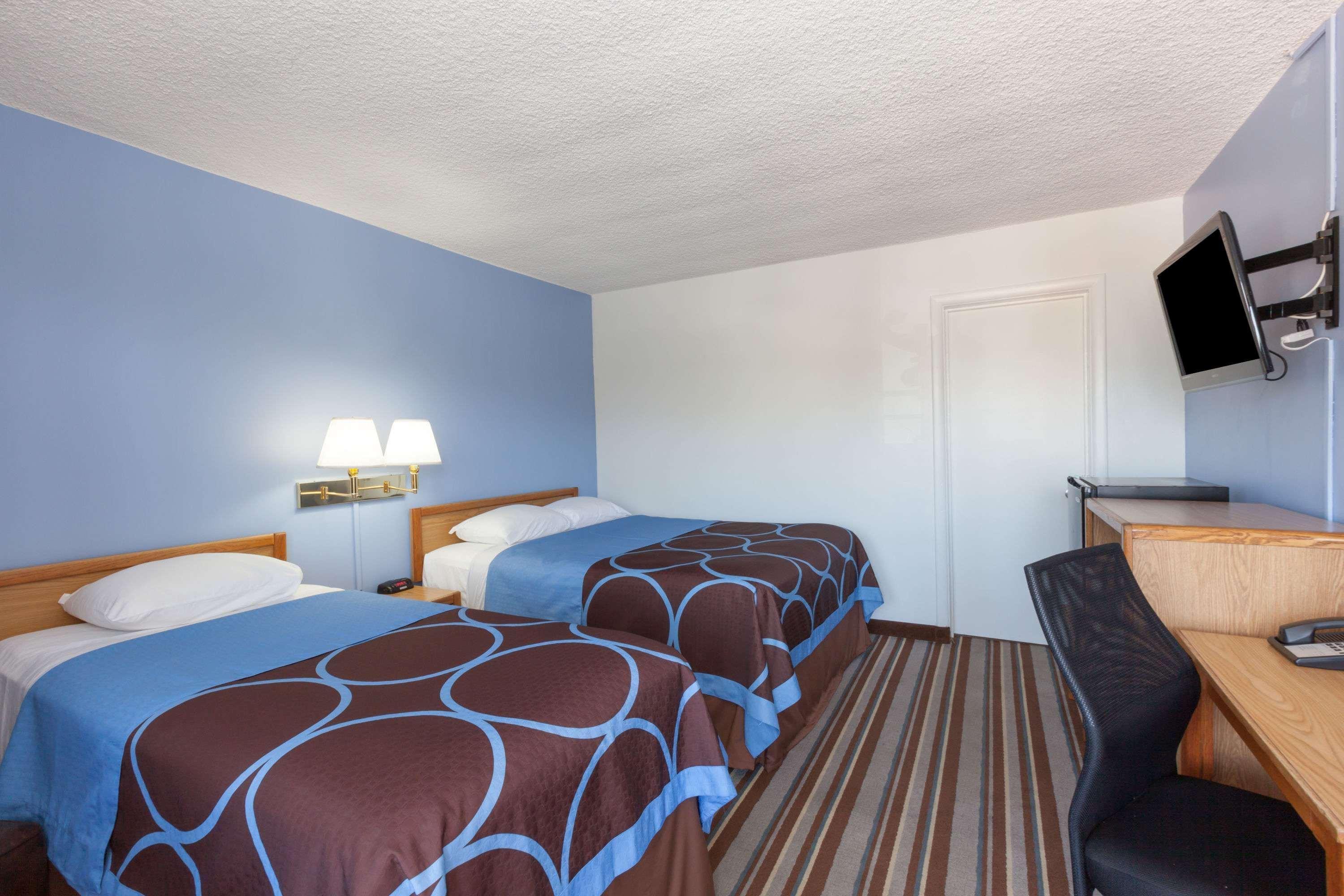 Super 8 By Wyndham Santa Barbara/Goleta Hotell Exteriör bild